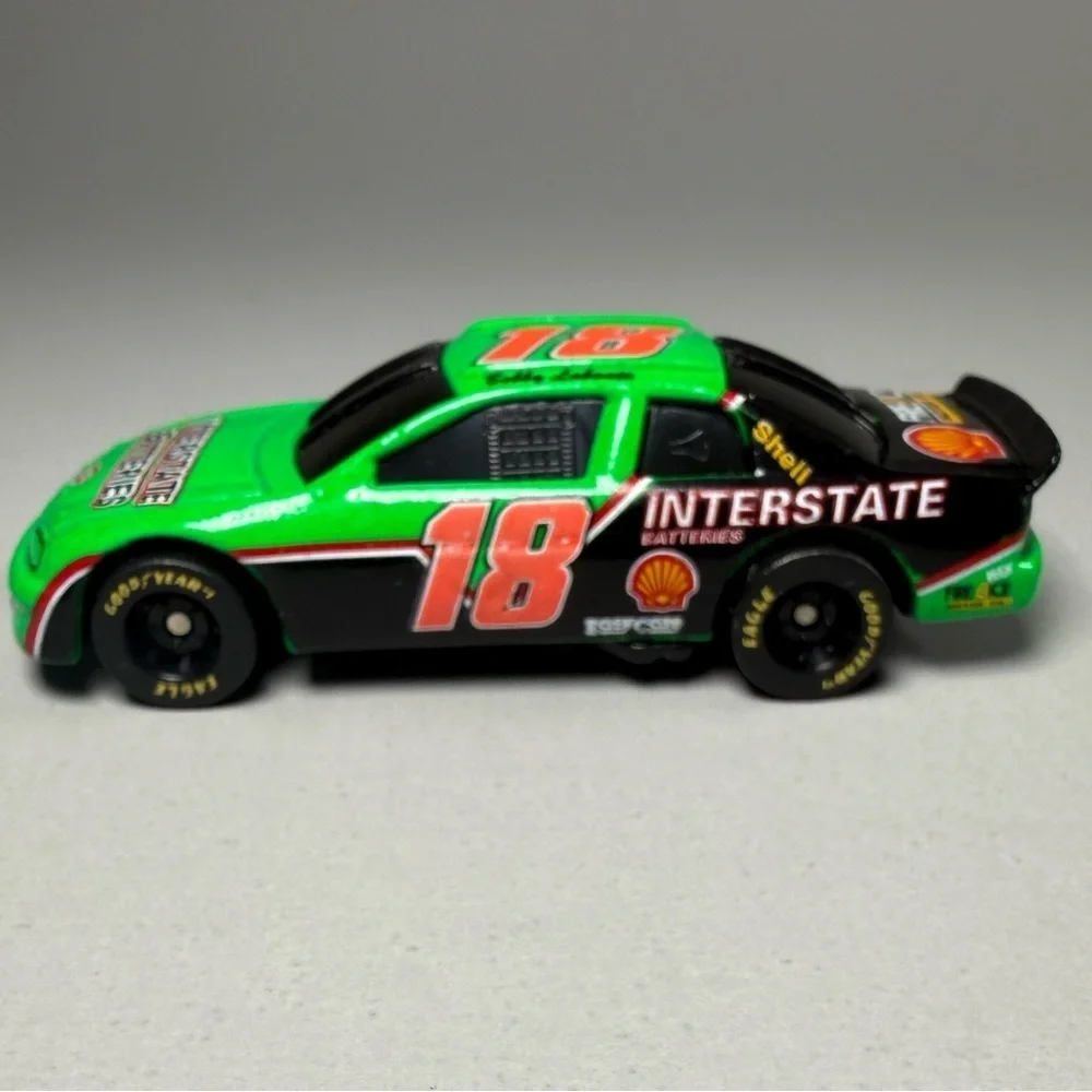 Bobby Labonte #18 Interstate Batteries NASCAR die-cast 1:64